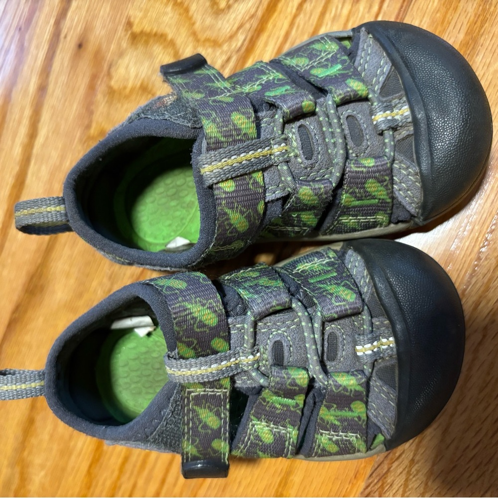 Kids Keene sandals